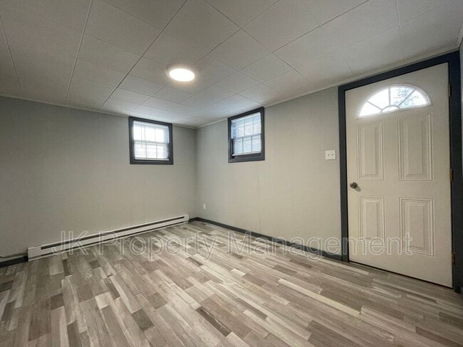 Building Photo - 1727 8th Ave N
