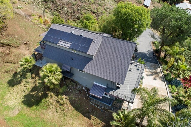 Foto del edificio - 1235 S Stephora Ave