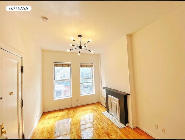 Building Photo - 231 8th St