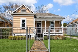 Building Photo - 411 Marie St