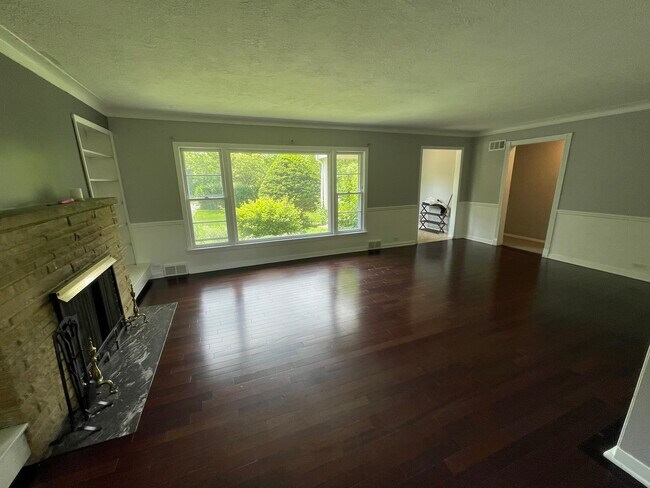 Foto del edificio - 836 W Everett Rd