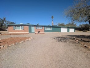 Building Photo - 1710 W Avocado St