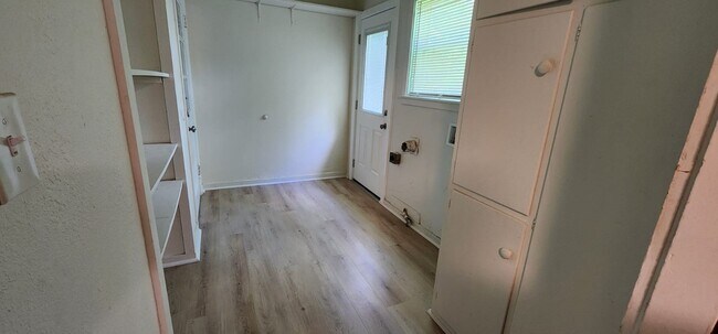 Foto del edificio - 1317 Highland Dr