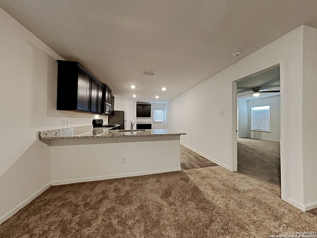 Building Photo - 747 Wonderland Trail