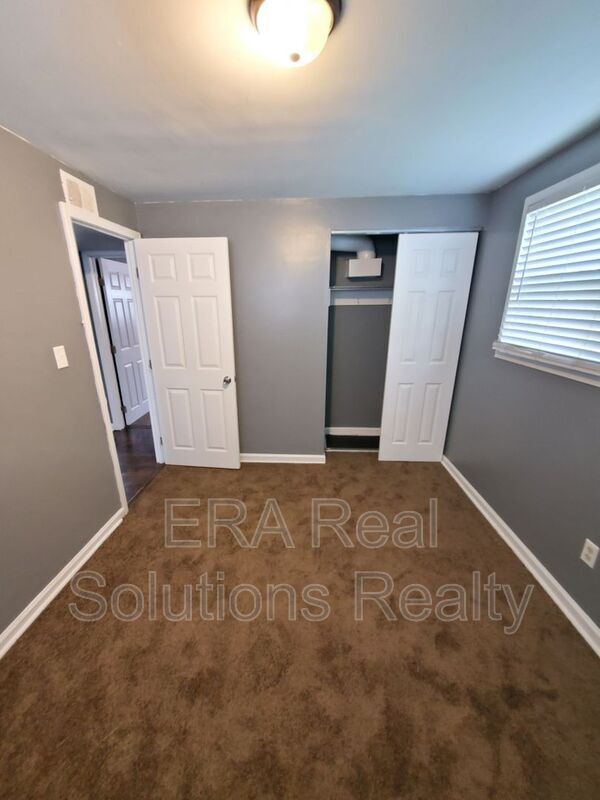 Building Photo - 301 S Napoleon Ave