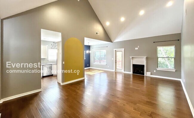 Foto del edificio - 4010 Rogers Rd