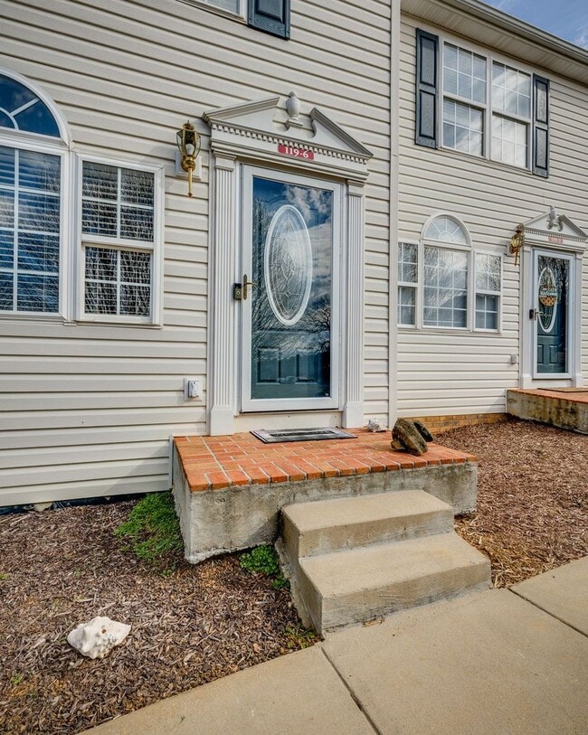 Foto del edificio - Now Available | 2 Bedroom 2.5 Bath | Bristol, TN