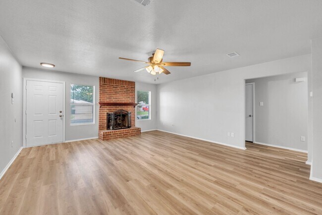 Foto del edificio - Available NOW!!!! Beautiful 1 story, 4 bed...
