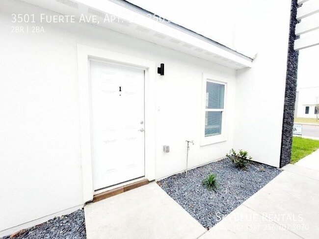 Building Photo - 3501 Fuerte Ave