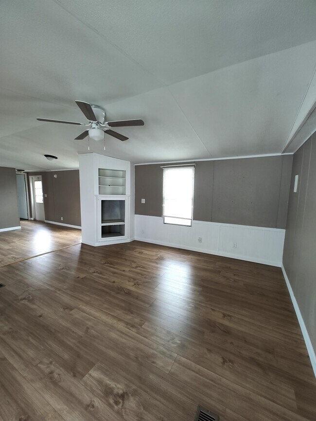 Foto del edificio - 5541 Summerville