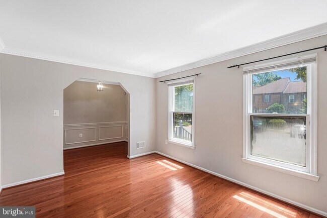 Foto del edificio - 2852 Yarn Ct