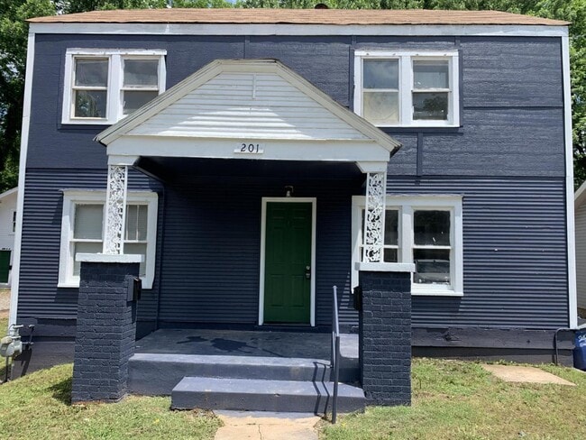 Photo - 201 S Lowry St Apartment