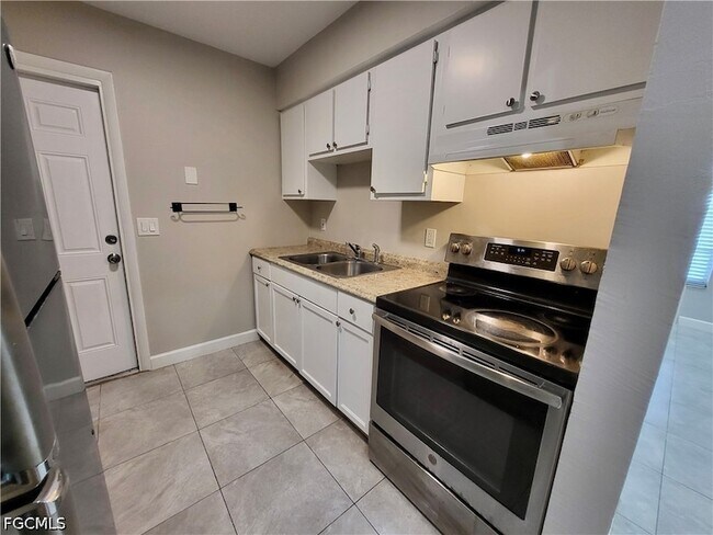 Building Photo - 4184 Pine Drop Ln