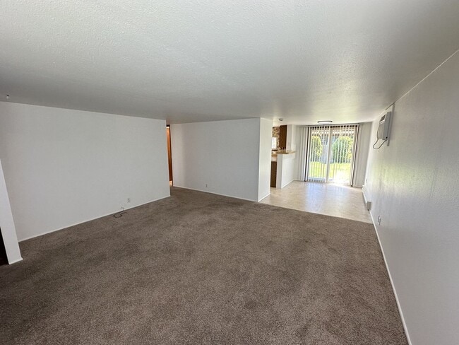 Building Photo - Great Richland location!