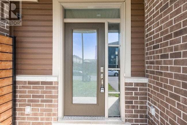 Building Photo - 812 June Grass St