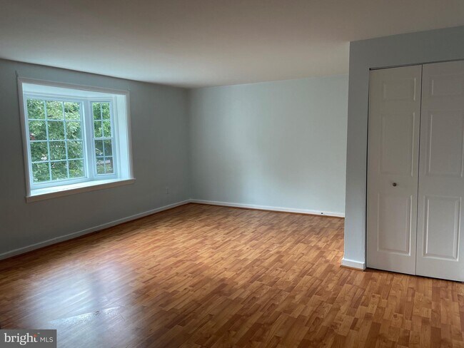 Foto del edificio - 814 S Arlington Mill Dr