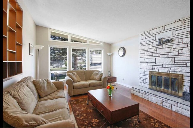 Building Photo - 2579 Sugarpine St