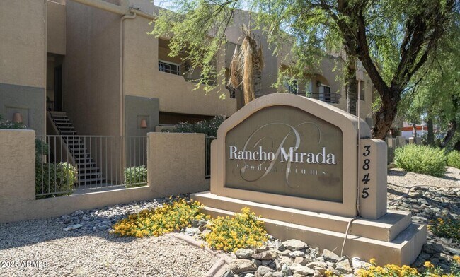 Foto del edificio - 3845 E Greenway Rd