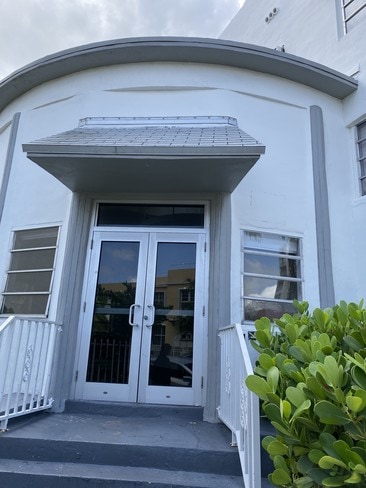 Front Entrance - 420 78th St