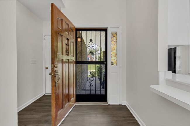 Foto del edificio - Antioch 3 bedroom 2 bath home with 2 car g...