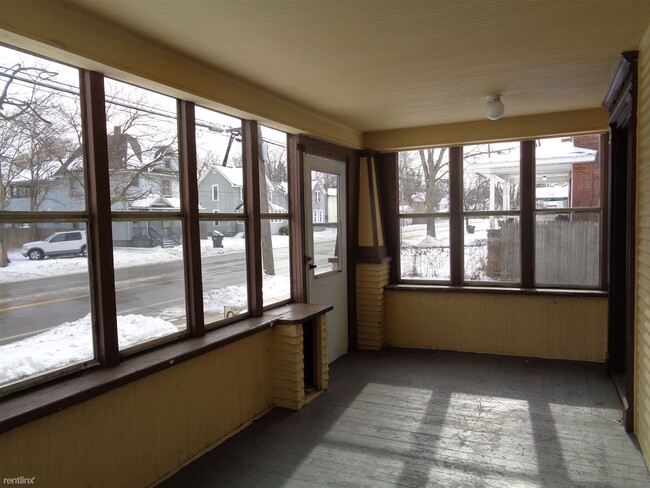 Building Photo - 3 br, 2 bath House - 1122 Mills St