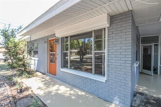 Building Photo - 2896 Meadow Lake Ave