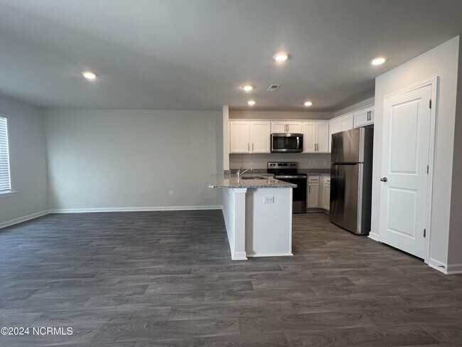 Foto del edificio - 3004 Alibird Ln