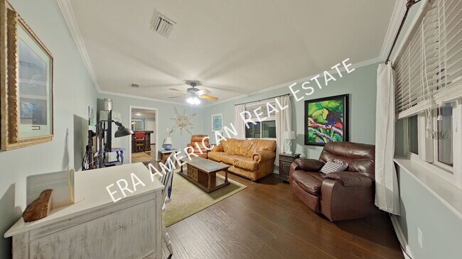 Foto del edificio - 726 Eglin Pkwy NE