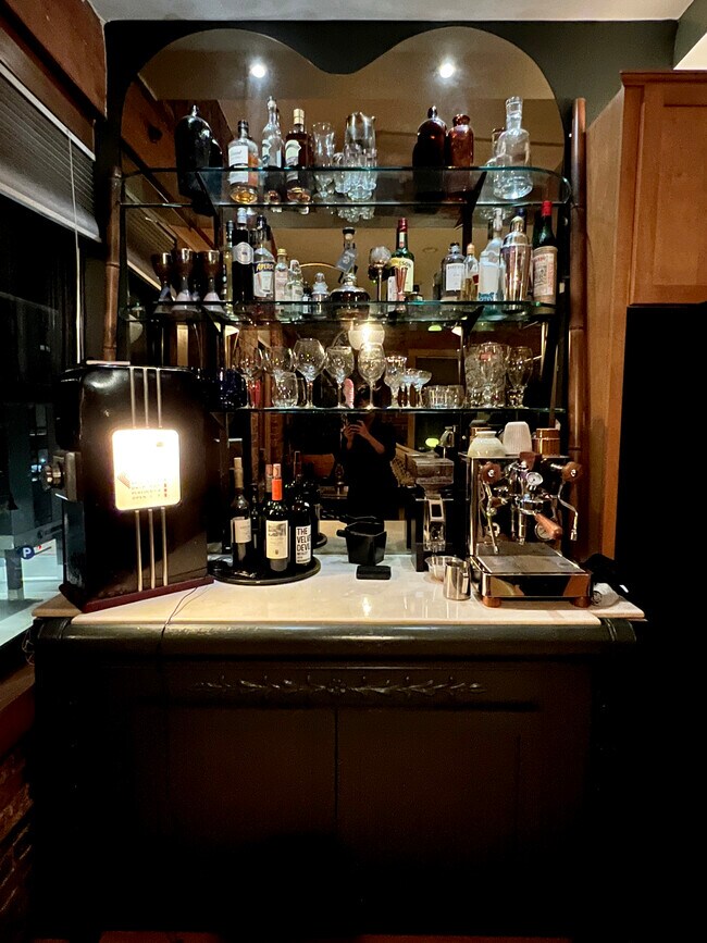 27 Fayette St Unit 306, Beverly, MA 01915 Condo for Rent in Beverly, MA