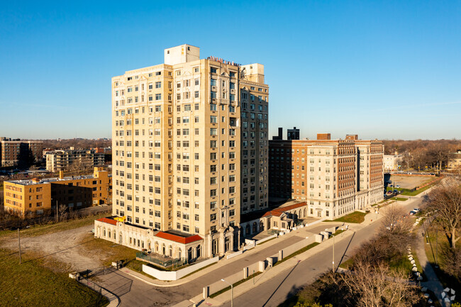 Foto del edificio - Whittier Manor Senior Apartments