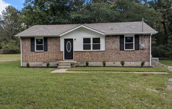 Building Photo - 1040 Britton Springs Rd
