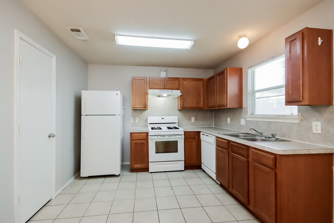 Building Photo - 17406 Wigeon Way Dr