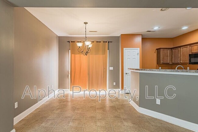 Foto del edificio - 135 Raven Hill Way
