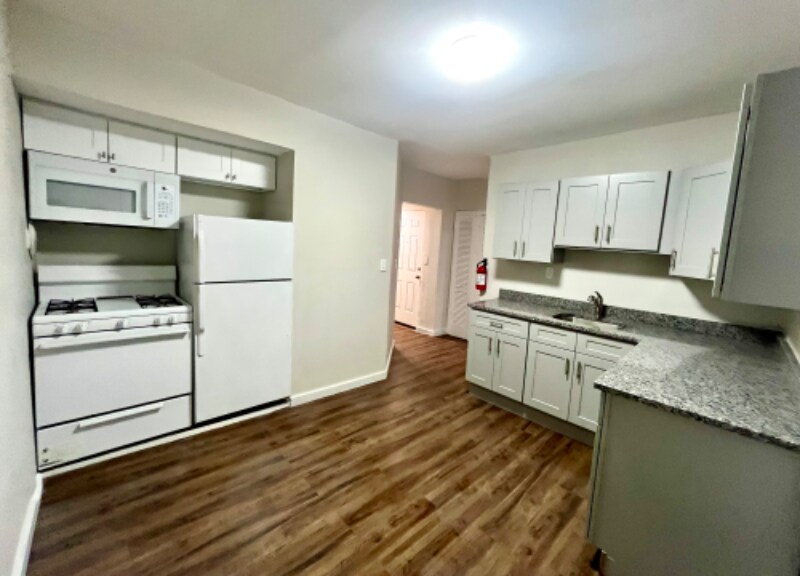 Primary Photo - 23 Pompton Rd