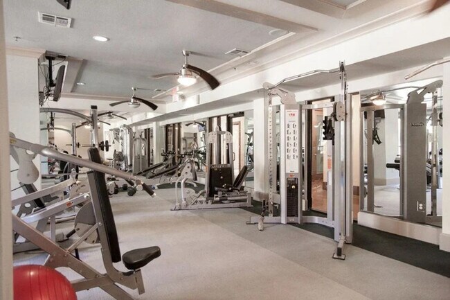 Foto del edificio - 7373 Valley View Ln