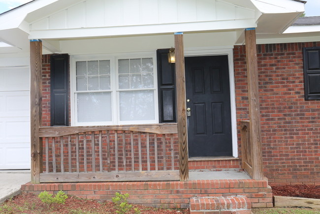 Building Photo - Beautiful 4 Sided brick Home