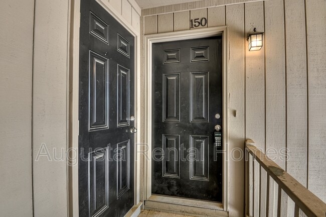 Building Photo - 150 Conifer Dr