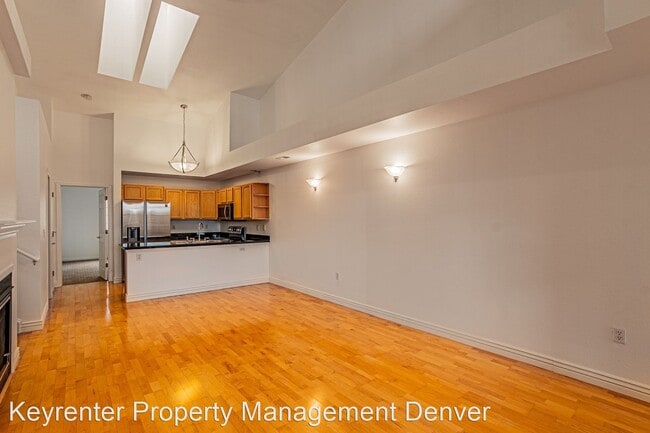 Building Photo - 2940 W Centennial Dr