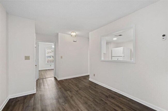 Foto del edificio - 1657 Wynndowne Trail