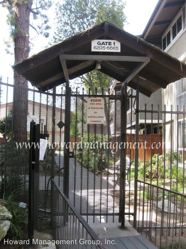Foto del edificio - 6375 Green Valley Cir