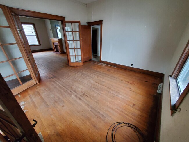 Building Photo - 423 S Fayette St