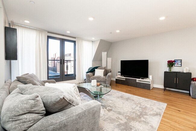 Foto del edificio - 453 W Broadway