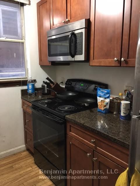 Foto del edificio - 10 Parker Hill Ave