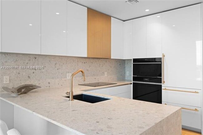 Photo - 2678 Tigertail Ave Apartment