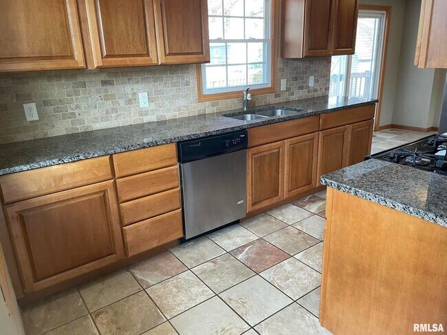 Foto del edificio - 2806 W 47th St