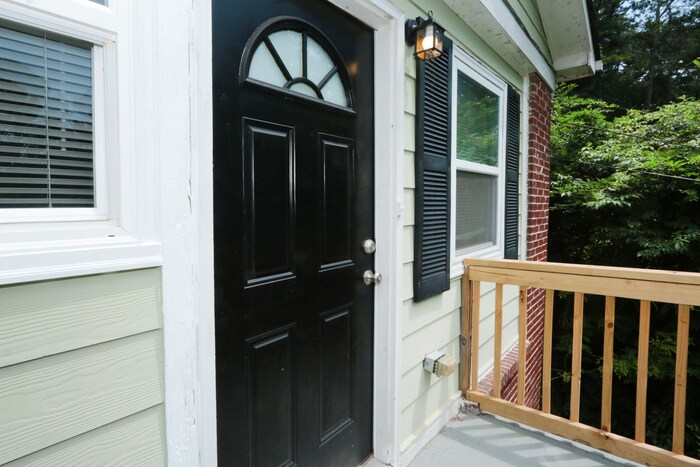 Primary Photo - Roomy 3BR 2BA Ranch for Lease!