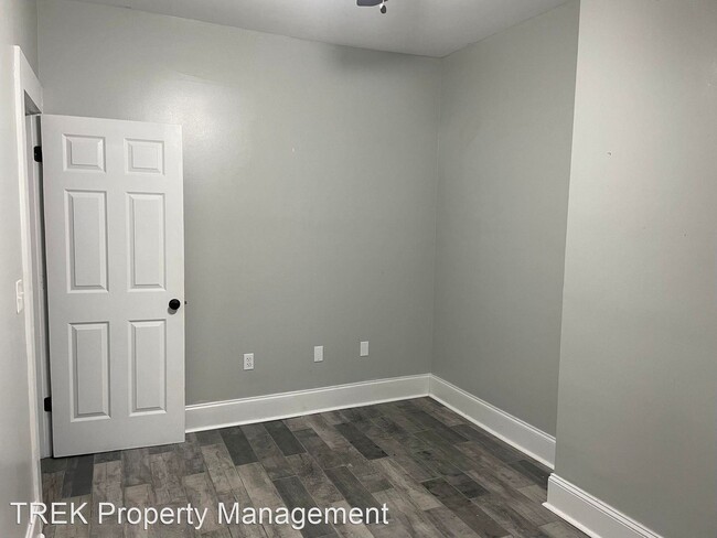 Building Photo - 2 br, 1 bath House - 129 Talbot unit 102