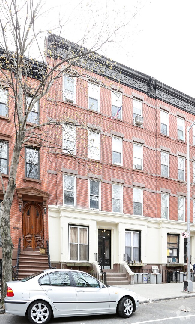 Building Photo - 378 Sackett St