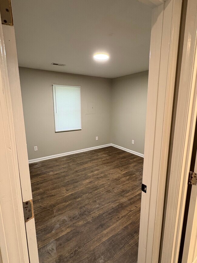 Building Photo - 587 Thicket Run
