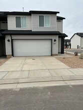 Building Photo - 382 W 2025 N